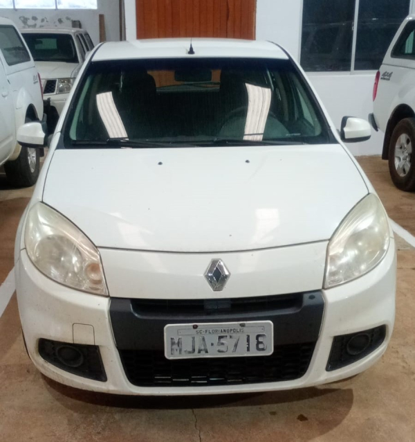 LOTE 77:
