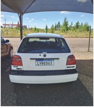 Foto de GOLF GLX 2.0 MI, ANO 1997, placas LYN8D63, renavam 674277023, cor branca. Avaliação R$ 24.000,00