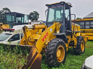 Foto de PA CARREGADEIRA YTO630, ano e modelo 2013, cor amarelo, diesel